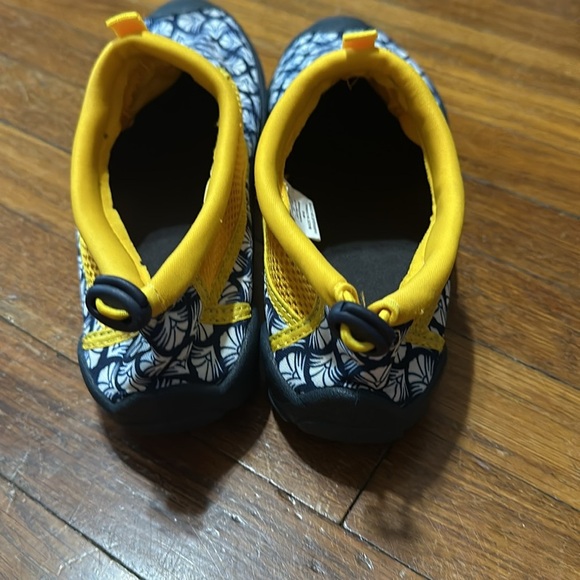 Lands End Women’s Water Shoes, Navy/Gold, Sz Lg (9-10) - Picture 5 of 5